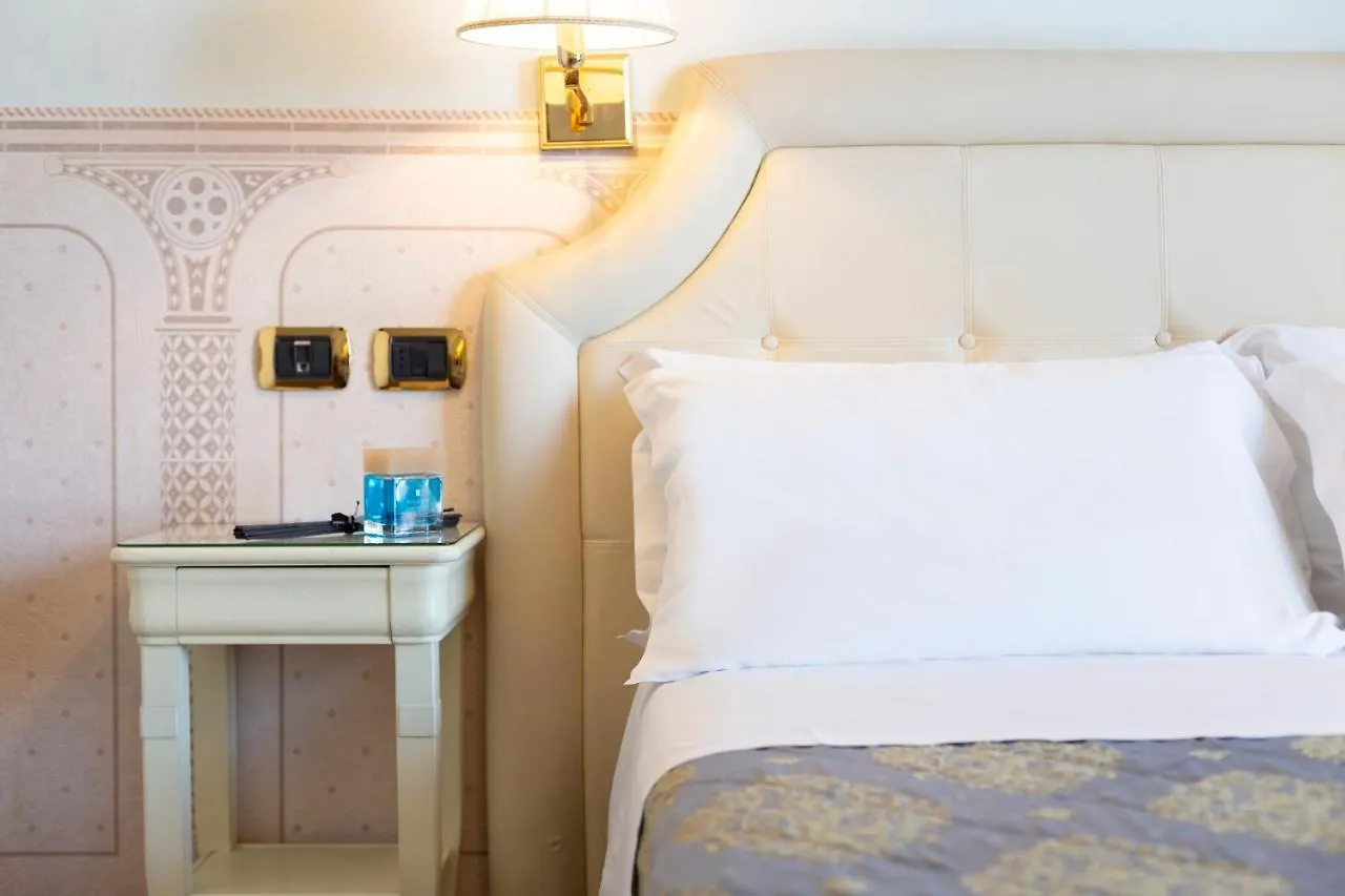 Hotel Baia Imperiale Rimini 4*,