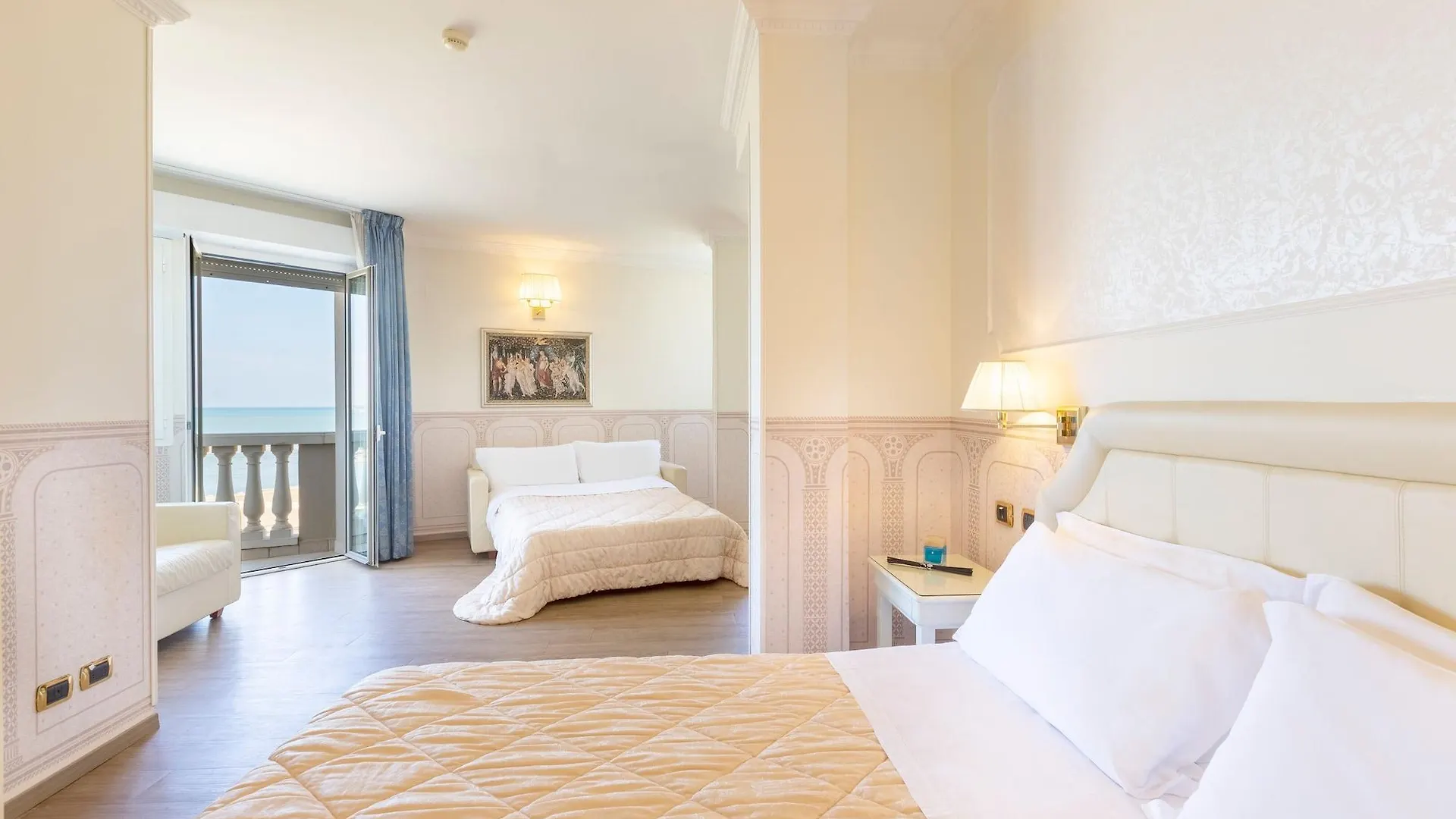 Hotel Baia Imperiale Rimini 4*,